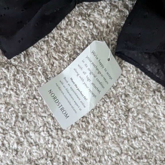 BNWT Wayf Black Top - Picture 2 of 4